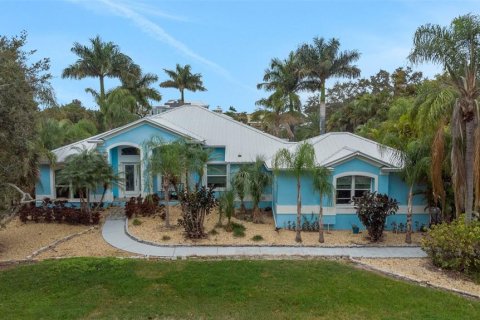 House in Apollo Beach, Florida 3 bedrooms, 186.45 sq.m. № 1617874 - photo 1
