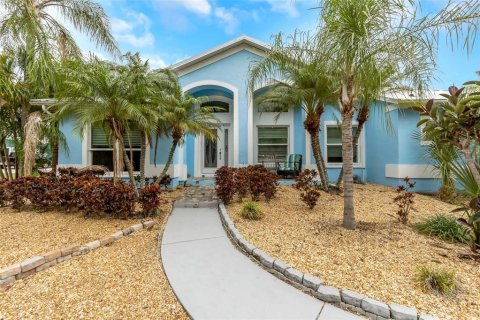 House in Apollo Beach, Florida 3 bedrooms, 186.45 sq.m. № 1617874 - photo 5
