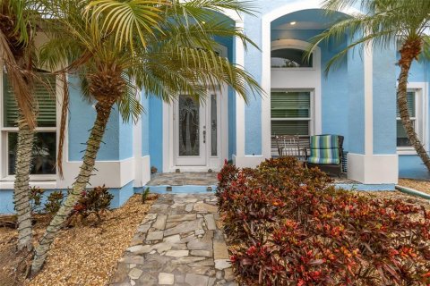 House in Apollo Beach, Florida 3 bedrooms, 186.45 sq.m. № 1617874 - photo 7