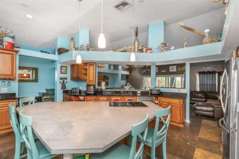 House in Apollo Beach, Florida 3 bedrooms, 186.45 sq.m. № 1617874 - photo 9