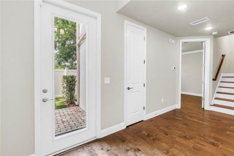 Adosado en alquiler en Tampa, Florida, 3 dormitorios, 168.9 m2 № 1848067 - foto 5