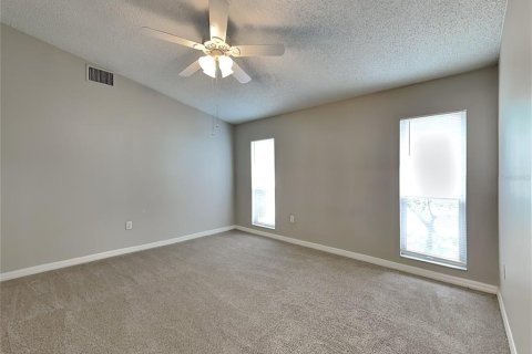 Villa ou maison à louer à Winter Haven, Floride: 3 chambres, 182.18 m2 № 2117780 - photo 8