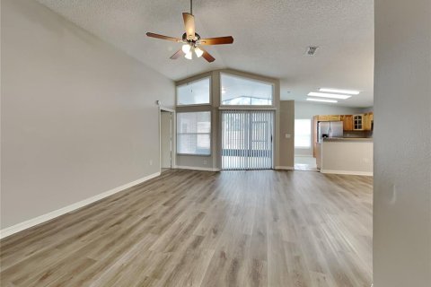 Villa ou maison à louer à Winter Haven, Floride: 3 chambres, 182.18 m2 № 2117780 - photo 3