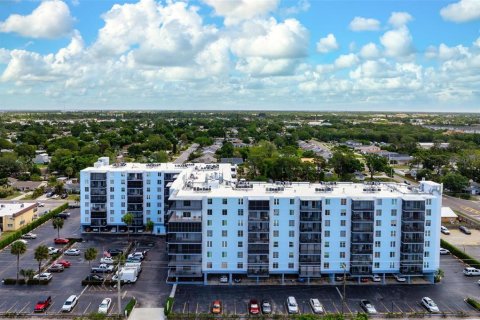 Copropriété à vendre à Bradenton, Floride: 2 chambres, 87.33 m2 № 2097638 - photo 18