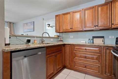 Copropriété à vendre à Bradenton, Floride: 2 chambres, 87.33 m2 № 2097638 - photo 28