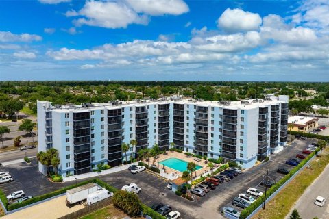 Copropriété à vendre à Bradenton, Floride: 2 chambres, 87.33 m2 № 2097638 - photo 17