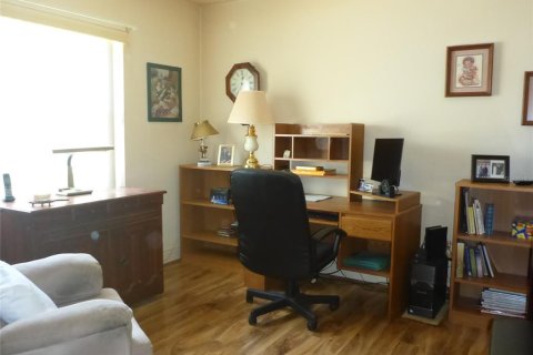 House in Weeki Wachee, Florida 4 bedrooms, 231.79 sq.m. № 1746343 - photo 11