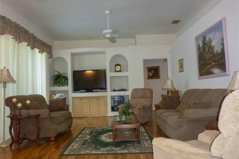 House in Weeki Wachee, Florida 4 bedrooms, 231.79 sq.m. № 1746343 - photo 3