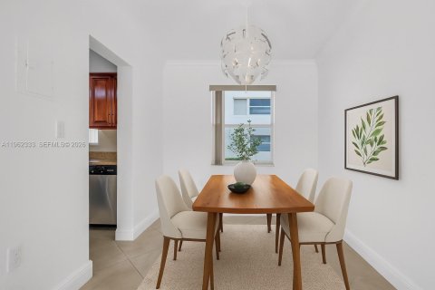 Купить кондоминиум в Майами, Флорида 3 спальни, 97.92м2, № 2025063 - фото 8