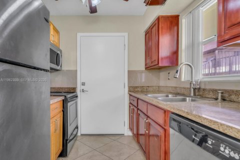 Купить кондоминиум в Майами, Флорида 3 спальни, 97.92м2, № 2025063 - фото 10