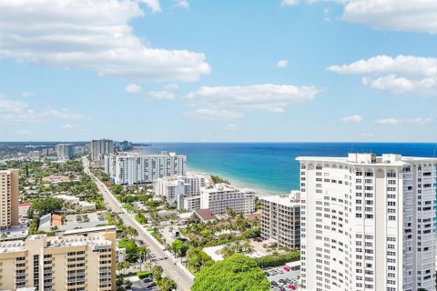 Condominio en venta en Pompano Beach, Florida, 2 dormitorios, 152.73 m2 № 2262187 - foto 2