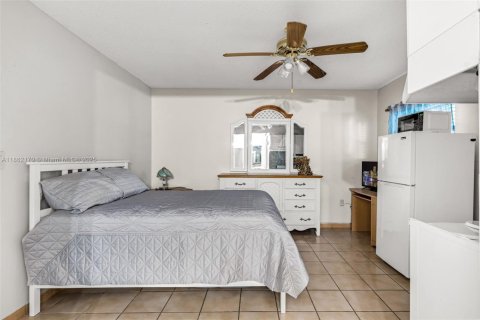 House in Miami, Florida 3 bedrooms, 141.95 sq.m. № 1891113 - photo 18