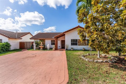 House in Miami, Florida 3 bedrooms, 141.95 sq.m. № 1891113 - photo 4