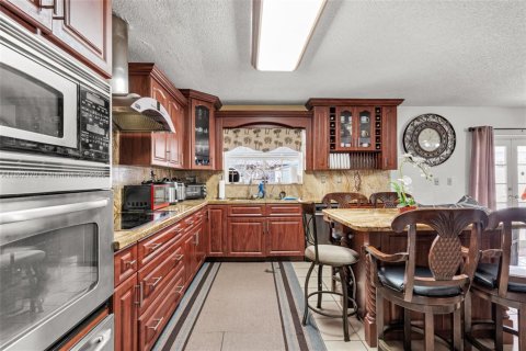 House in Miami, Florida 3 bedrooms, 141.95 sq.m. № 1891113 - photo 9