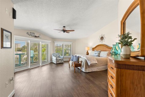 Townhouse in Saint Pete Beach, Florida 3 bedrooms, 219.81 sq.m. № 1757620 - photo 4
