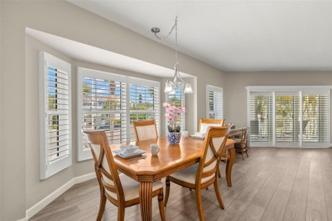 Townhouse in Saint Pete Beach, Florida 3 bedrooms, 219.81 sq.m. № 1757620 - photo 23