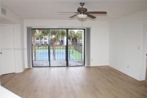 Снять в аренду кондоминиум в Корал-Спрингс, Флорида 3 спальни, 118.26м2, № 2005804 - фото 11