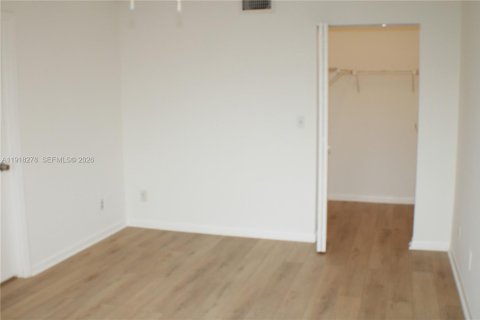 Снять в аренду кондоминиум в Корал-Спрингс, Флорида 3 спальни, 118.26м2, № 2005804 - фото 20