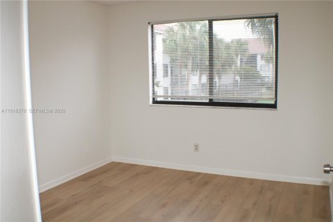 Снять в аренду кондоминиум в Корал-Спрингс, Флорида 3 спальни, 118.26м2, № 2005804 - фото 18