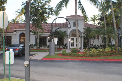 Кондоминиум с 3 спальнями в Корал-Спрингс, Флорида № 2005804