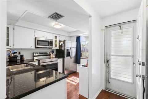 Купить кондоминиум в Нью-Порт-Ричи, Флорида 5 комнат, 82.5м2, № 2239290 - фото 5