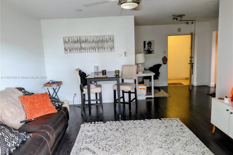 Condominio en venta en Miami, Florida, 1 dormitorio, 57.23 m2 № 1977512 - foto 5