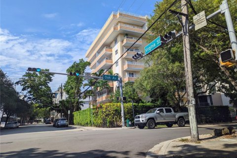 Condominio en venta en Miami, Florida, 1 dormitorio, 57.23 m2 № 1977512 - foto 1