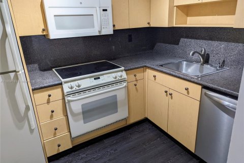 Condominio en venta en Miami, Florida, 1 dormitorio, 57.23 m2 № 1977512 - foto 12