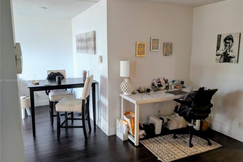 Condominio en venta en Miami, Florida, 1 dormitorio, 57.23 m2 № 1977512 - foto 3