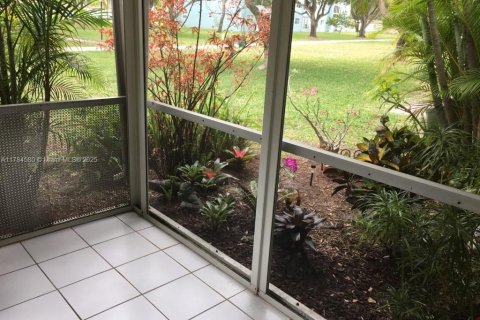 Купить кондоминиум в Дирфилд-Бич, Флорида 1 спальня, 77.29м2, № 1956736 - фото 7