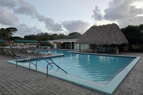 Купить кондоминиум в Дирфилд-Бич, Флорида 1 спальня, 77.29м2, № 1956736 - фото 17