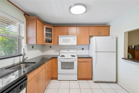 Купить кондоминиум в Дирфилд-Бич, Флорида 1 спальня, 77.29м2, № 1956736 - фото 4