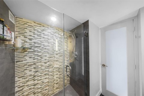Copropriété à vendre à Miami Beach, Floride: 2 chambres, 110.55 m2 № 1959043 - photo 22