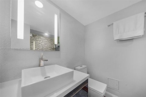 Copropriété à vendre à Miami Beach, Floride: 2 chambres, 110.55 m2 № 1959043 - photo 29