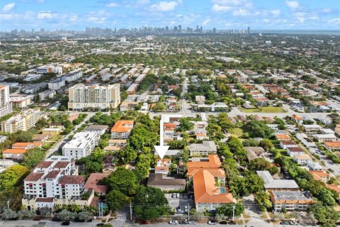 Commercial property in Coral Gables, Florida 290.6 sq.m. № 1960492 - photo 5