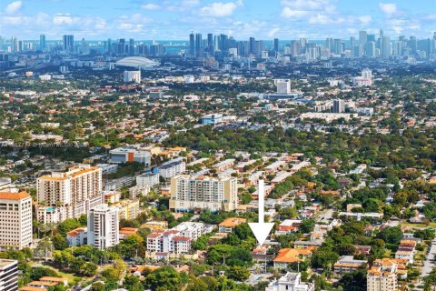 Commercial property in Coral Gables, Florida 290.6 sq.m. № 1960492 - photo 6