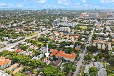 Commercial property in Coral Gables, Florida 290.6 sq.m. № 1960492 - photo 3