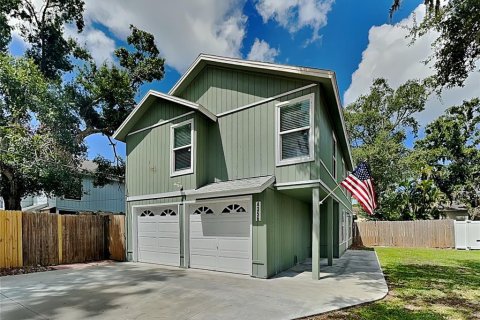 House in Sarasota, Florida 3 bedrooms, 131.55 sq.m. № 1885772 - photo 1