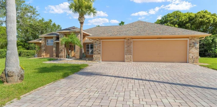 Casa en Spring Hill, Florida 4 dormitorios, 245.73 m2 № 1876543