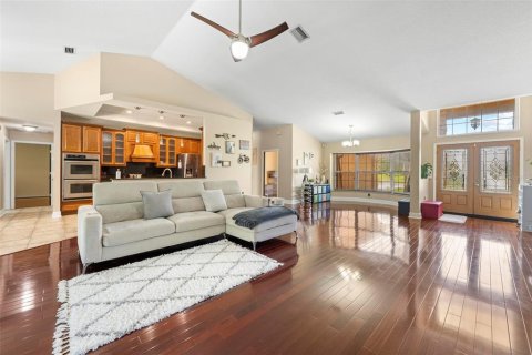 Casa en venta en Spring Hill, Florida, 4 dormitorios, 245.73 m2 № 1876543 - foto 17