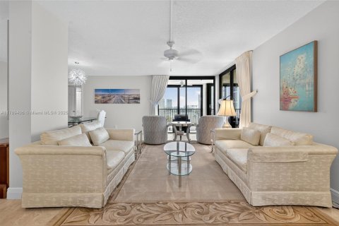 Condo in Tequesta, Florida, 3 bedrooms  № 1936535 - photo 9
