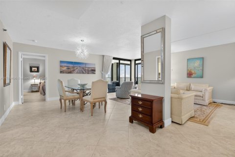 Condo in Tequesta, Florida, 3 bedrooms  № 1936535 - photo 7