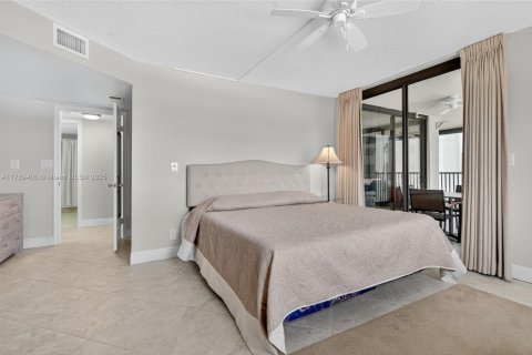 Condo in Tequesta, Florida, 3 bedrooms  № 1936535 - photo 28