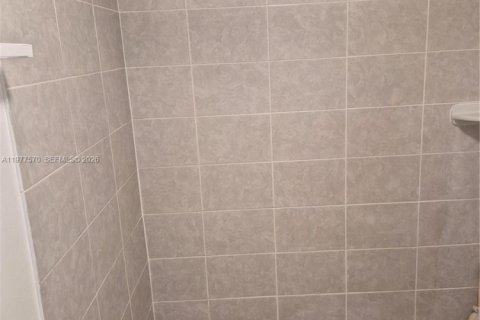 Condo in Tamarac, Florida, 2 bedrooms  № 2041976 - photo 23