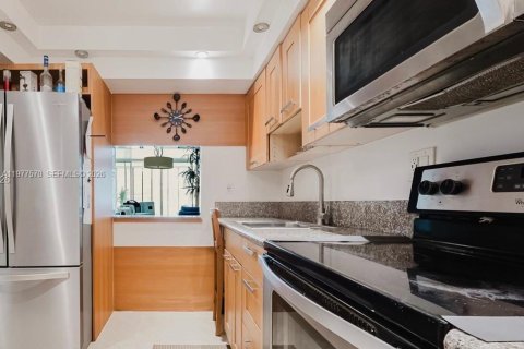 Condo in Tamarac, Florida, 2 bedrooms  № 2041976