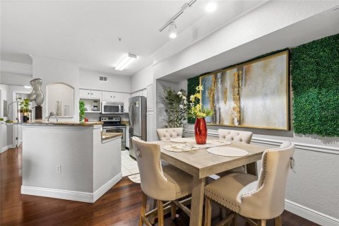 Condominio en venta en Orlando, Florida, 3 dormitorios, 117.06 m2 № 2196415 - foto 4