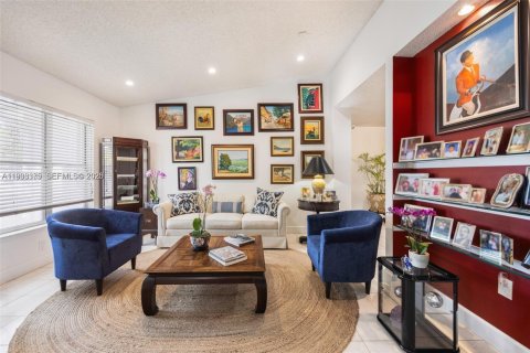 Casa en venta en Miami, Florida, 4 dormitorios, 247.12 m2 № 1996181 - foto 8