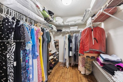 Casa en venta en Miami, Florida, 4 dormitorios, 247.12 m2 № 1996181 - foto 26