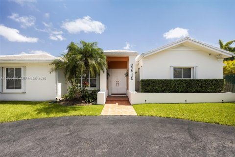Casa en venta en Miami, Florida, 4 dormitorios, 247.12 m2 № 1996181 - foto 5