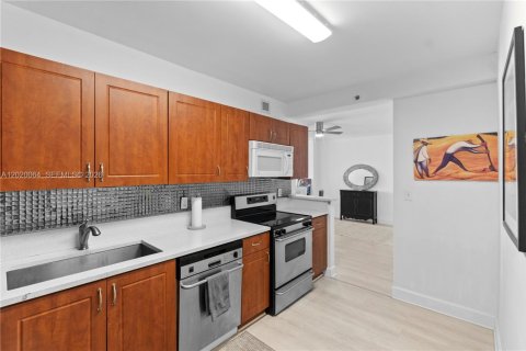 Copropriété à louer à Miami Beach, Floride: 1 chambre, 85.66 m2 № 2153727 - photo 7